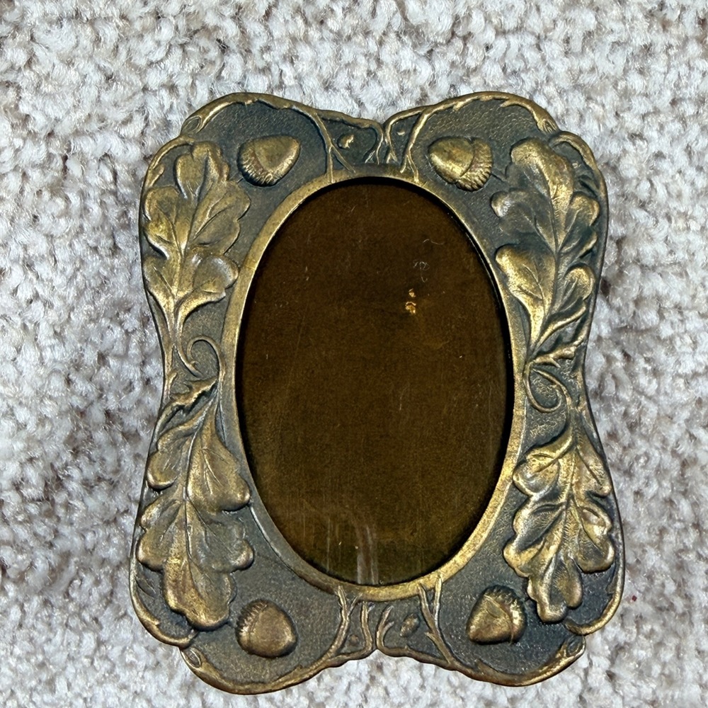Vintage Miniature Ornate Brass Look Oak Leaf and Acorn Oval Photo Frame